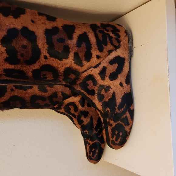 ♤ Giuseppe Zanotti Leopard Print Fur Boots - Picture 4 of 11